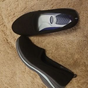 Dr Scholls walking shoe